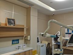 -上海仁爱医院口腔科 · 种植