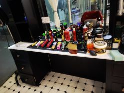 -老男孩男士理容馆·理发·烫染·修面