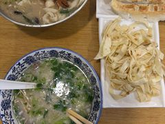 招牌牛肉汤-八百里牛肉汤(盖饭·锅贴·万象城店)