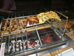 会自己转的烧烤炉-悦屋老板娘的烤肉店(紫薇田园店)