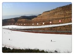 -采薇庄园四季滑雪场