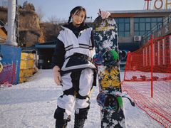 -采薇庄园四季滑雪场