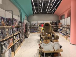 -卡通派潮品玩具折扣仓(青岛新城吾悦广场店)