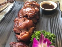 烟熏樟茶鸭-芙蓉凰花园酒楼