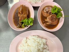 -Kha Mu Charoensang(Silom)