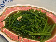 -Thiw Soen Seafood Restaurant