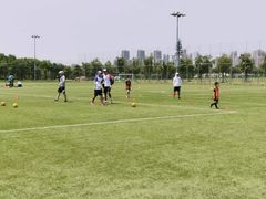 -Riverside河畔少儿足球培训(前滩店)