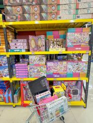 -卡通派潮品玩具折扣仓(青岛新城吾悦广场店)