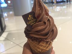荔枝双重巧克力软冰淇淋-GODIVA(国际金融中心店)