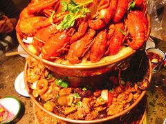 -沪小二炭火蛙锅(淮海中路美食不夜城店)