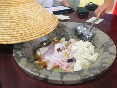气锅鱼-姚记抚仙湖石锅鱼庄