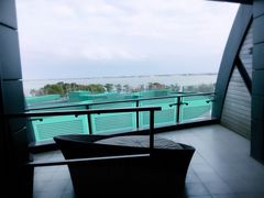 -上海滴水湖皇冠假日酒店