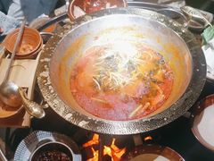 -野山舂·贵州现舂酸汤牛肉(东山店)