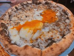 招牌黑松露温泉蛋披萨-IL TEATRO 精品意大利餐厅