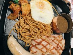 经典牛仔排配纽伦堡香肠-半秋山西餐厅(宜昌大洋店)