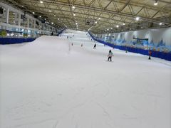 -乔波室内滑雪场