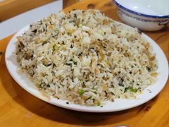 -宏兴烤鱼山庄(宣恩总店)