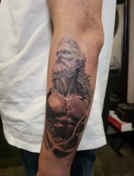 -鳌首刺青纹身 穿孔饰品店