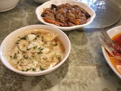 -鸿一饭店(隐秀路店)