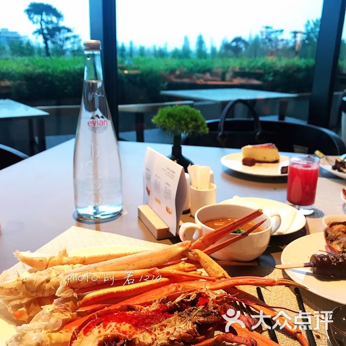 涵碧楼 l bar 大堂吧雪蟹腿图片-北京自助餐-大众点评网