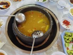 -鲁朗纳麦石锅鸡庄园