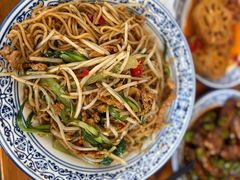 -辣叨叨·江西小炒锅气米粉(南京西路店)