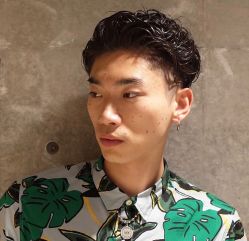 -茶发Salon·烫发染发理发