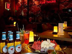 -FOUR PLAY BAR