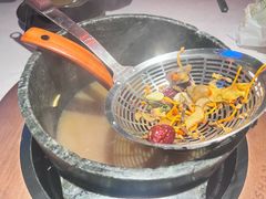 -芸山季·云南野生菌火锅(人民广场来福士店)