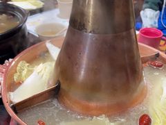 -果松木炭酸菜铜火锅·外婆参鸡汤