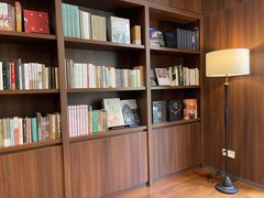 -晓风书屋(浙大紫金港店)