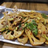 把把烧工厂 好多酒啊[色]