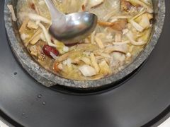 -南渝食府.墨脱石锅松茸鸡