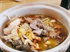 -东巴谷野生菌火锅餐厅