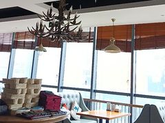 -豪客嘉族·麦尼顿西餐厅(乐福天下店)