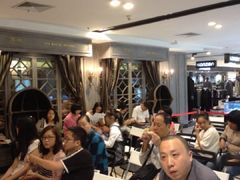 等位区-新白鹿餐厅(城西银泰城店)