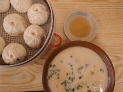吃完心里美滋滋的咸豆浆-桐香园小笼包(百井坊巷店)