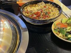 -炖四方东北铁锅炖·烧烤小龙虾(中豪国际店)