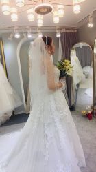 -衣贝姿婚纱礼服馆