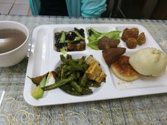 午餐自助-六和孝顺素食餐厅(西湖道店)