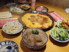 -旧街市鲜货老火锅(大光路店)