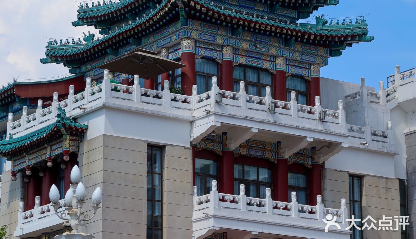 重庆大礼堂,红与绿的完美碰撞