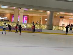-冰纷万象滑冰场(深圳万象城店)