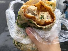 -正宗杂粮煎饼香软鸡蛋饼