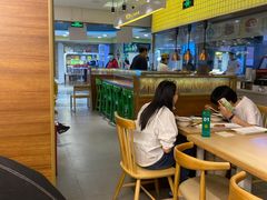大堂-甲乙饼·北京手工肉饼(西直门凯德茂店)