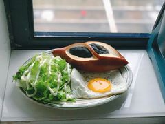 黑芝麻松子碱水-慢熟面包店bud bread(孩儿巷店)