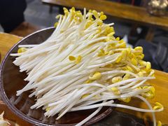 豆芽-正南齊北重庆老火锅(光华村直营店)