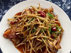 折耳根炒腊肉-姚家豆花
