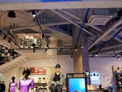 -阿迪达斯(武林银泰三叶草店)