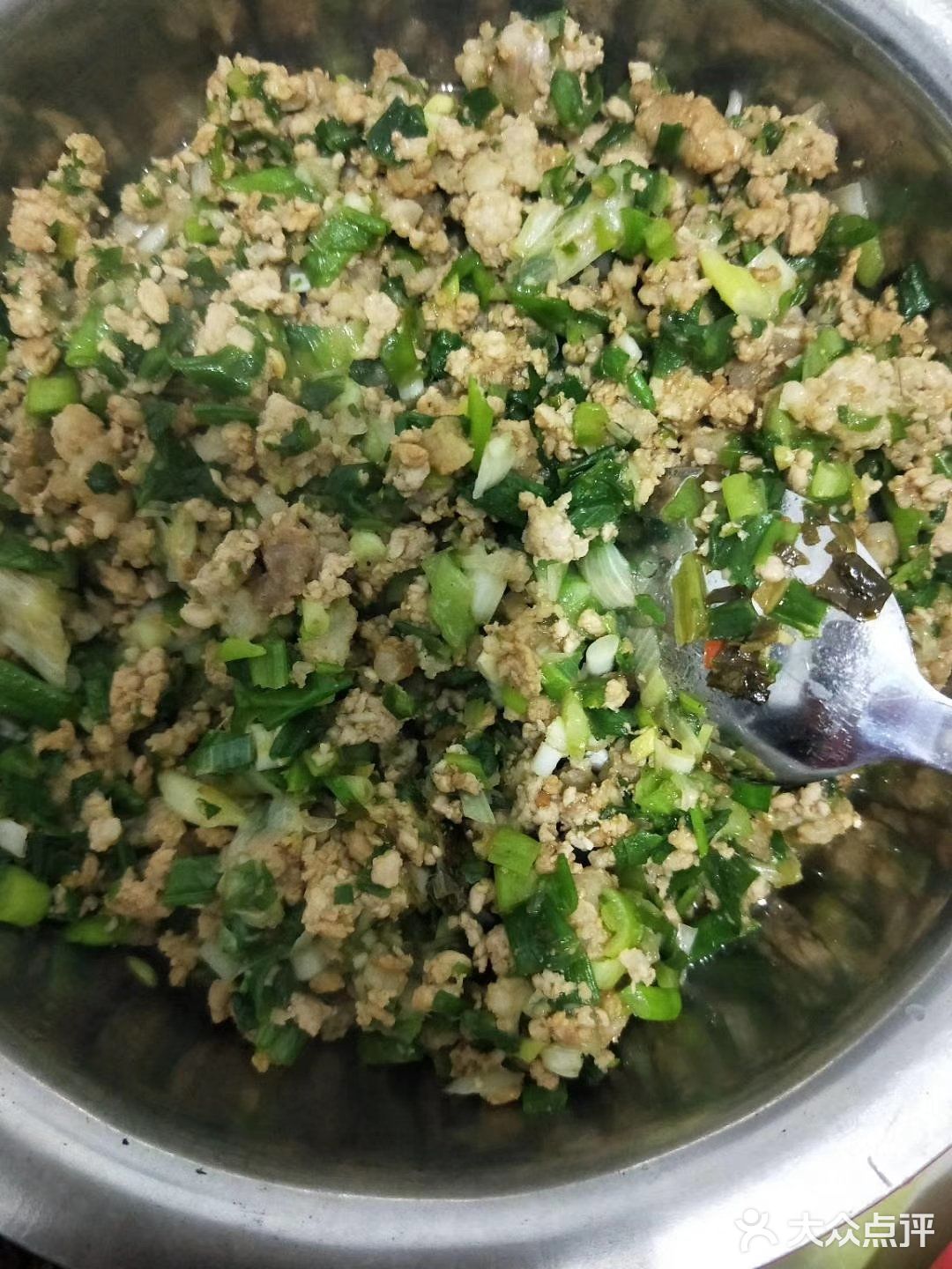 包包子咯，今天又来包包子咯